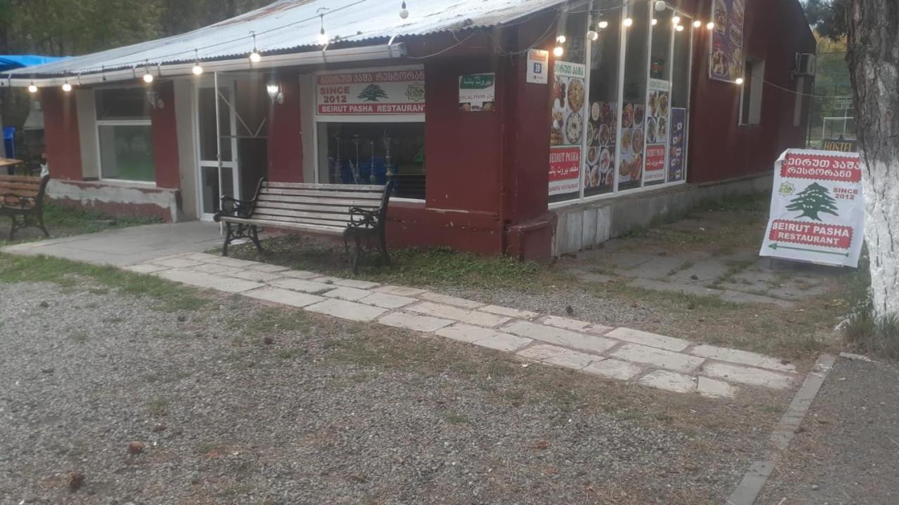 Riverside Hostel Borjomi Bagian luar foto
